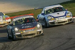 Carrera Cup Italia: Monti conquista Gara 2 a Misano Adriatico. Fulgenzi supera Cerqui in testa alla classifica.
