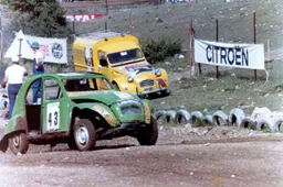 Campionato Italiano 2CV-Dyane Cross: ci si divertiva con poca potenza e tanti traversi