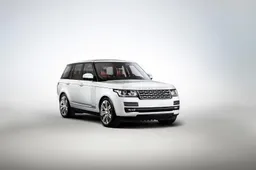 Nuove Range Rover passo lungo e Autobiography Black