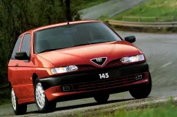 Alfa Romeo 145: si festeggia il quarto di secolo