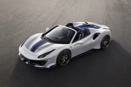Ferrari 488 Pista Spider: presentata a Peeble Beach la 50° convertibile di Maranello