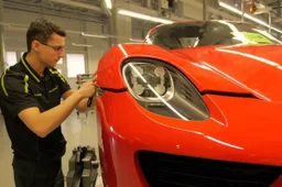 Porsche 918 Spyder: alta tecnologia artigianale