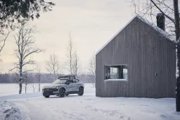 Nuova Volvo EX30 Cross Country: il SUV elettrico diventa più offroad che mai