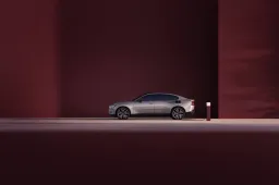 Volvo ES90: l’ammiraglia elettrica con la più bassa impronta di carbonio di sempre
