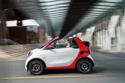 Smart fortwo cabrio: la citycar "perde la testa"