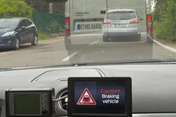 Ford sperimenta la comunicazione automatica tra auto