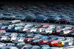 Mercato auto novembre -4,54%: 42 mesi di cali consecutivi