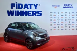 Esselunga e smart consegnano 912 forfour in due giorni: è un Guinness World Record