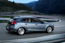 Volvo arricchisce l’offerta per V40