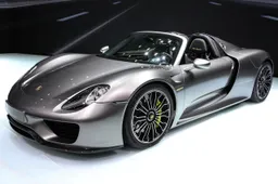 La Porsche 918 Spyder e i modelli 911 Carrera vincono nell‘Auto Trophy 2013