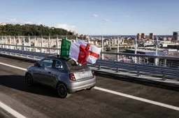Nuova Fiat 500 la prima a percorrere il nuovo ponte Genova San Giorgio [VIDEO]
