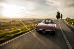 Un tour italiano onora 50 anni di Lamborghini Espada e Islero