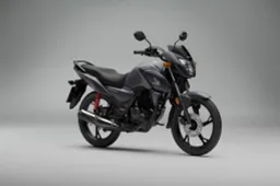 Honda CB125F 2026: la piccola tuttofare ora con lo Start&Stop