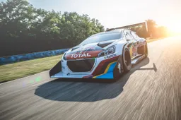 Sebastien Loeb nuovo proprietario della Peugeot 208T16 Pikes Peak [VIDEO]