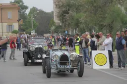 Mille Miglia 2015: vince l'equipaggio su Bugatti T 40