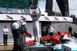 Formula 1, Gran Premio di Gran Bretagna 2015: Hamilton danza sotto la pioggia