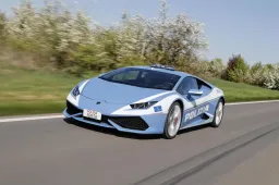 Lamborghini e Polizia di Stato: 20 anni di auto pazzesche in divisa