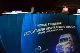 La première del primo truck con guida autonoma è da record