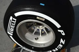 Pirelli: sticker-termometro per i pneumatici