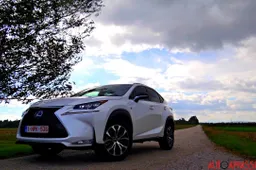 Lexus NX Hybrid: prova su strada in anteprima