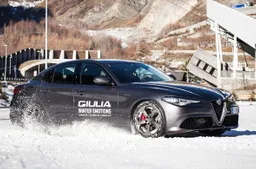 Alfa Romeo Giulia Veloce sulle nevi di Courmayeur