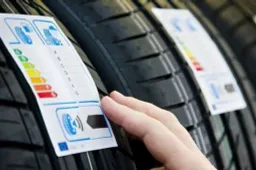 Quando è nato e quanto durerà il tuo pneumatico?