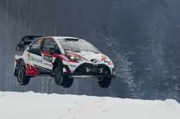 Latvala e la sua Toyota Yaris WRC Plus volano in Svezia