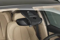 BMW: il Pedestrian Warning e il City Braking Activation ricevono il premio Euro NCAP Advanced 2014