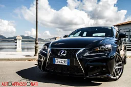Test - Lexus IS 300h F-Sport