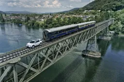 Land Rover Discovery Sport traina un treno da 100 tonnellate