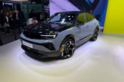 Opel Mokka GSE debutta all’IAA Mobility 2025: l’elettrica più veloce del Blitz