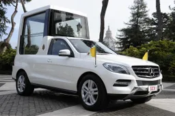 La nuova Papamobile per Benedetto XVI è una Mercedes M