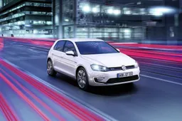 Volkswagen presenta la Golf GTE con propulsione ibrida plug-in