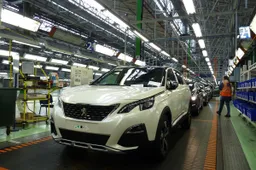 Nuovi turni nello stabilimento di Rennes per il lancio della nuova Peugeot 5008
