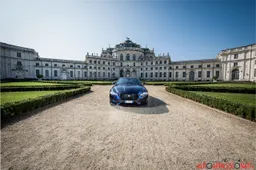 Jaguar XF 2.0 AWD | Prova su strada