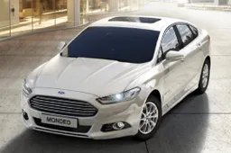 Una Ford Mondeo Hybrid per la Città di Torino