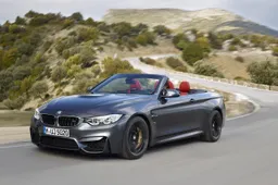 Nuova Bmw M4 Cabrio: la sportiva a cielo aperto