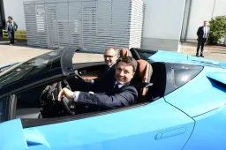 Matteo Renzi visita Automobili Lamborghini