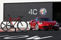 Alfa Romeo presenta la bicicletta 4C IFD
