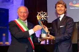 Lamborghini riceve il “Premio Internazionale BARSANTI e MATTEUCCI