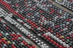 Mercato auto: Europa in leggera ripresa, ma l’Italia rimane indietro