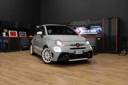 Abarth 695 esseesse: listino prezzi, interni, prova su strada