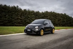 Abarth 695 75° Anniversario: l’ultima con il motore termico?