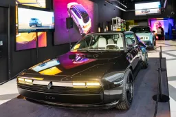 Renault alla Milano Design Week, tra innovazione e restomod elettrici