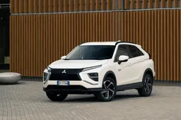 Mitsubishi Eclipse Cross: interni, motori, prezzo, consumi, prova su strada