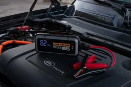 Hulkman Alpha 85 e Alpha 85S: cos'è, come funziona e quanto costa l'avviatore ultra compatto d'emergenza