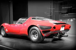 Alfa Romeo 33 Stradale compie 50 anni: una leggenda
