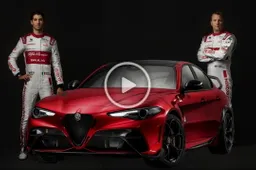 Alfa Romeo Giulia GTA con Kimi Raikkonen e Antonio Giovinazzi - VIDEO