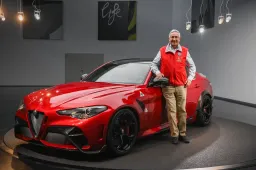 Addio ad Andrea de Adamich, leggenda dell’automobilismo e voce della Formula 1: si è spento a 84 anni