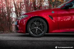 Torna il Quadrifoglio sulle Alfa Romeo: no all'elettrico, sì alla passione